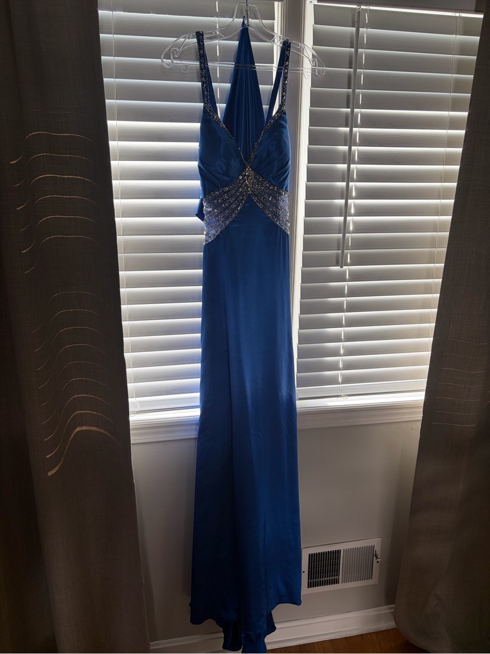Royal Blue Beaded Prom Dress - Elegant V-Neck Evening Gown